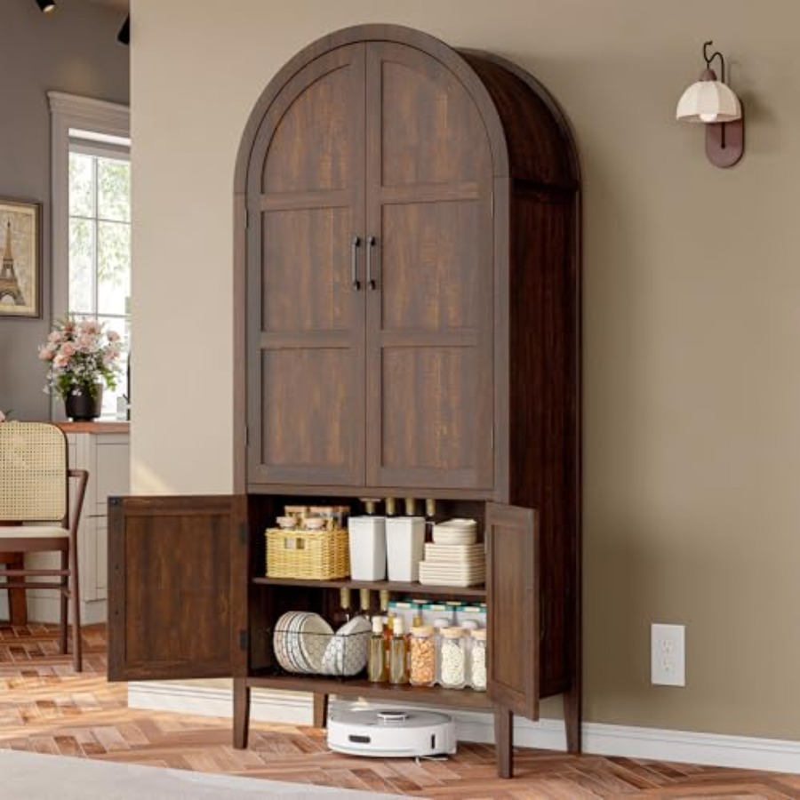 Kitchen - Armoire haute en bois à 71