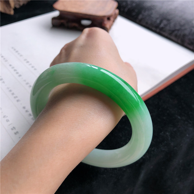 Lighting - Bracelet en jadéite birmane naturelle, type