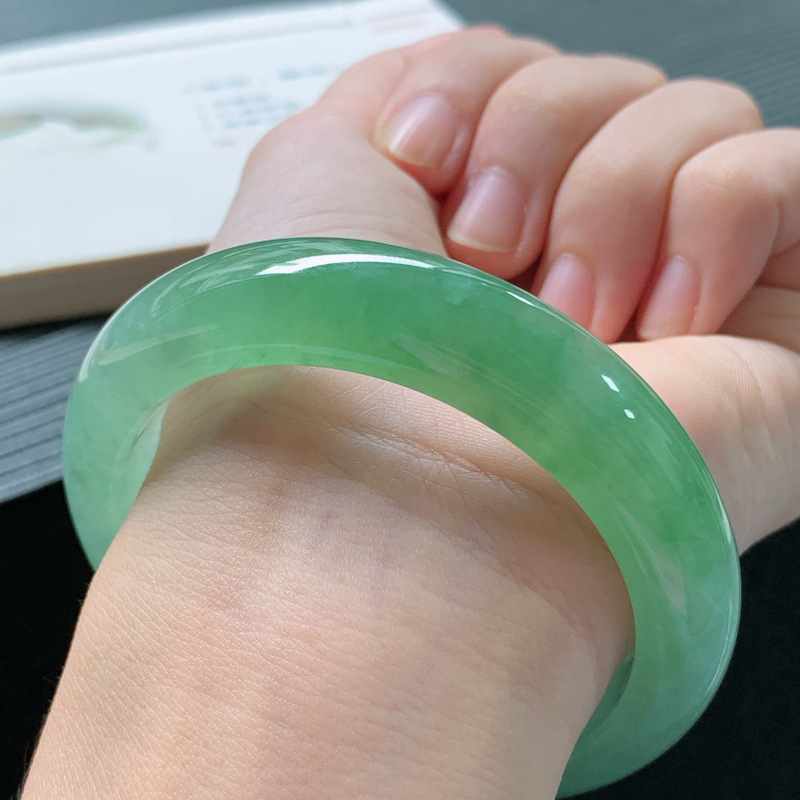 Lighting - Bracelet en jadéite, jade ciré de