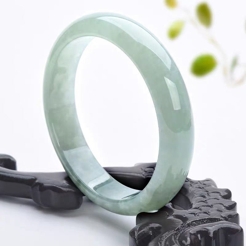 Bracelet en jade ancien de Bir - Lighting avis et prix