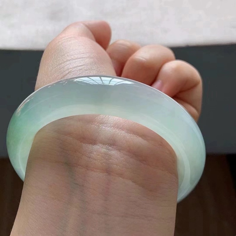 Bracelet en jadéite fine trans - Lighting avis et prix